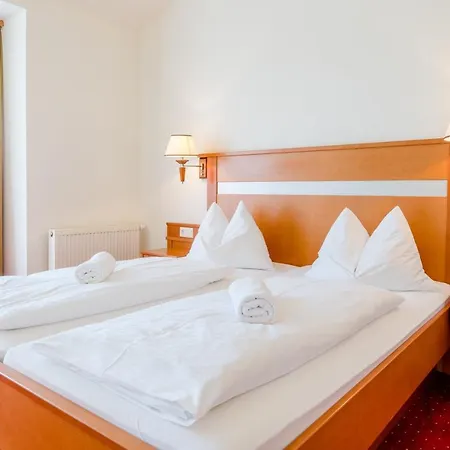 Hotel & Appartements Erlenheim Velden am Wörthersee