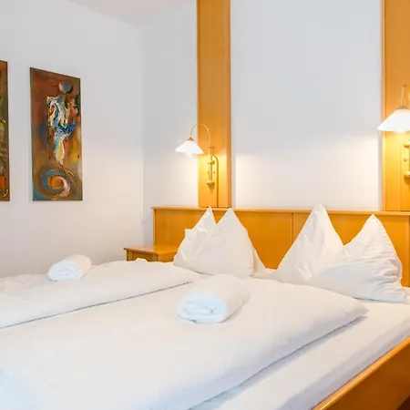 Hotel & Appartements Erlenheim Konukevi Velden am Wörthersee