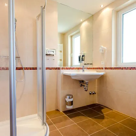 Konukevi Hotel & Appartements Erlenheim Velden am Wörthersee