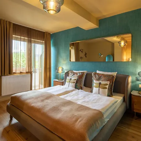 Gasthuis Newly Renovated Boutique Giulia Slow