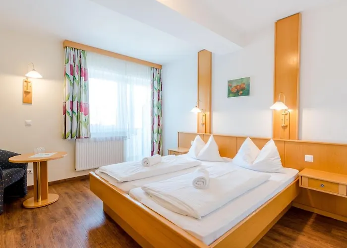 Pensión & Erlenheim Velden am Wörthersee